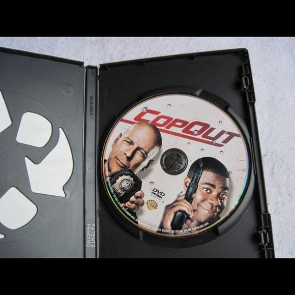 Cop Out Bruce Willis Tracy Morgan Seann William Scott DVD Movie Bundle for $3 - Picture 5 of 7